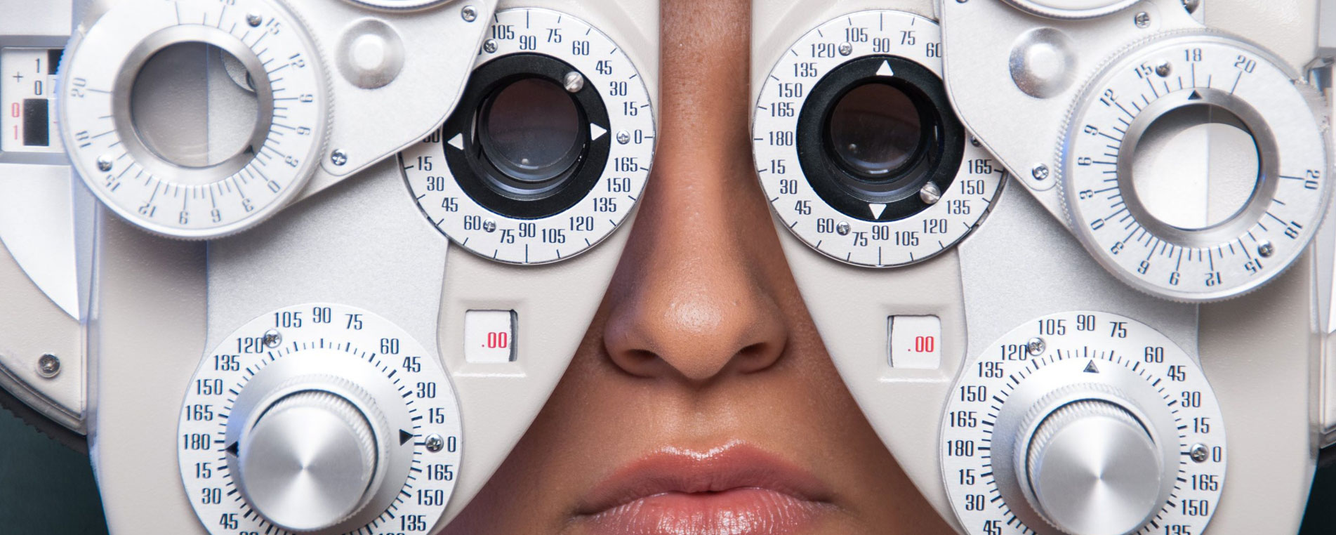 www.eyeclinic-mmc.com/en